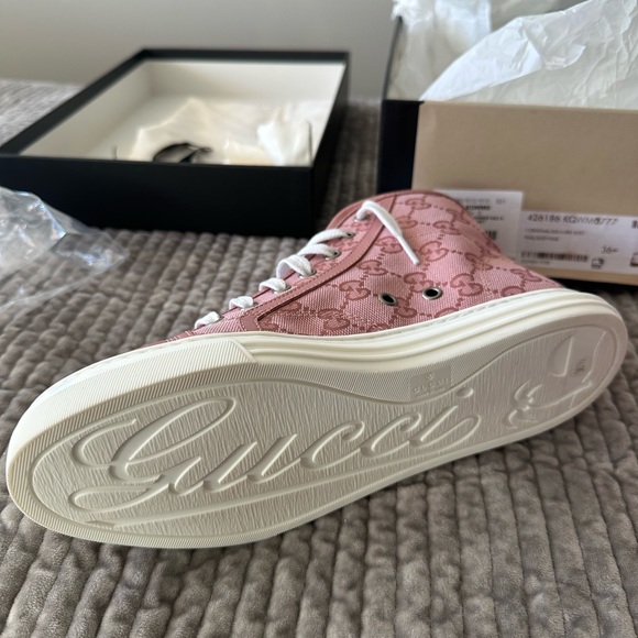CYBER MONDAY DEAL! Gucci- Brand new pink/soft pink GG sneakers, size 36.5 - Picture 8 of 11